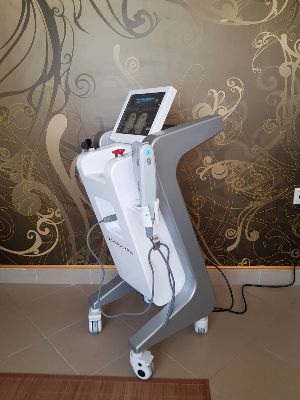 Ultimate3 Pro HIFU Magasan fókuszált Arcfiatalító Kozmetikai gép - Image 2